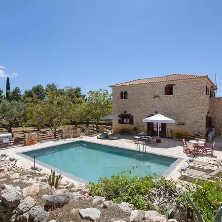 Eirene Holiday home *